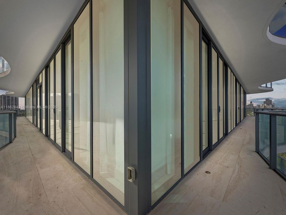 На продажу: $11,800,000 (4 спален, 5 ванн, 4992 Квадратных фут)