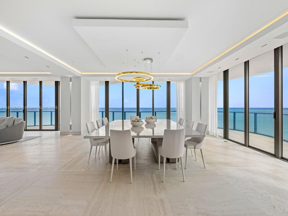 На продажу: $11,800,000 (4 спален, 5 ванн, 4992 Квадратных фут)