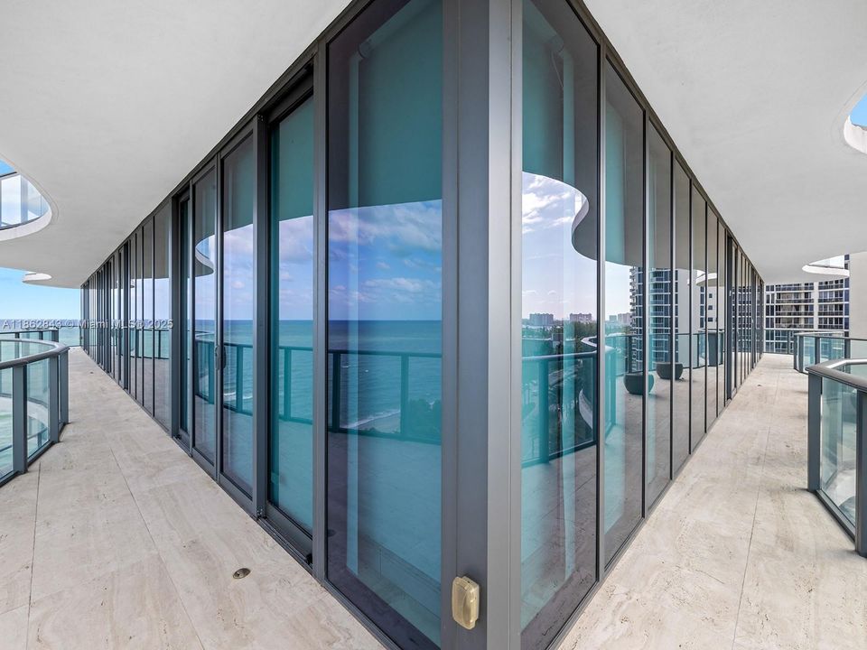 На продажу: $11,800,000 (4 спален, 5 ванн, 4992 Квадратных фут)