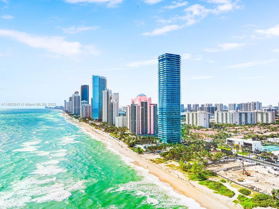 На продажу: $11,800,000 (4 спален, 5 ванн, 4992 Квадратных фут)