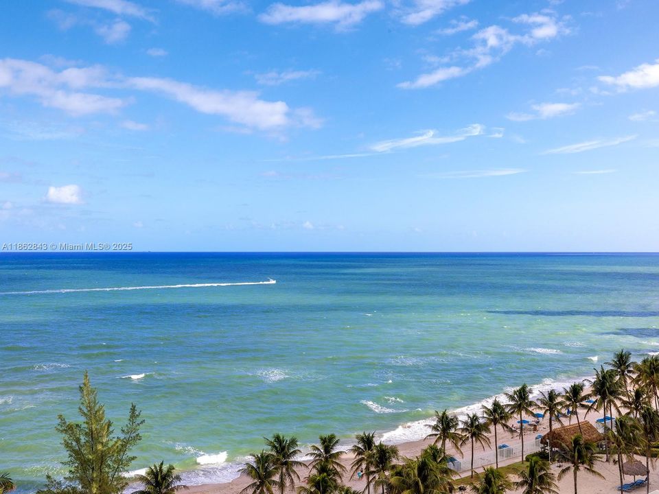 На продажу: $11,800,000 (4 спален, 5 ванн, 4992 Квадратных фут)