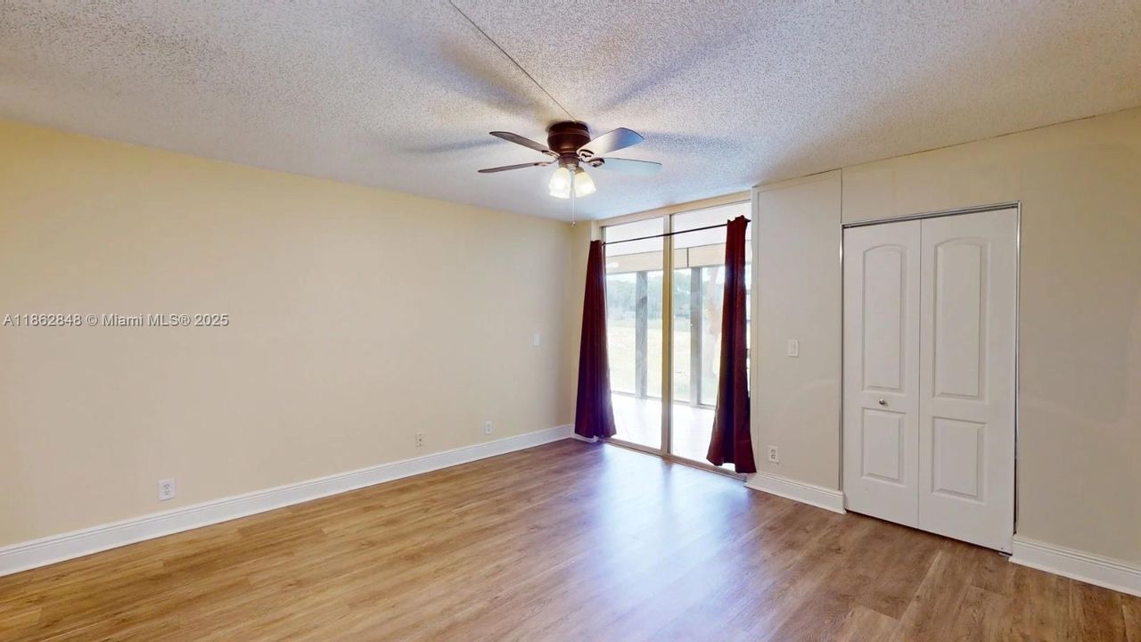 Vendido Recientemente: $150,000 (2 camas, 2 baños, 1100 Pies cuadrados)