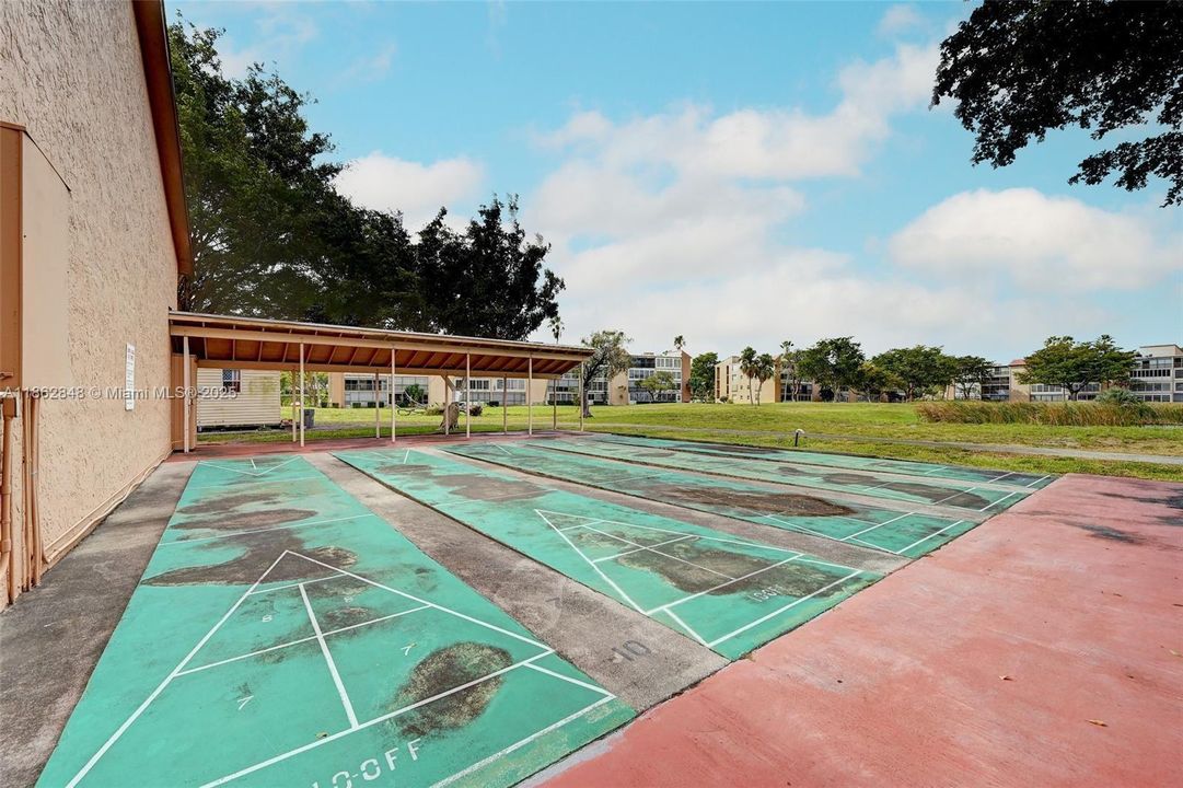 Vendido Recientemente: $150,000 (2 camas, 2 baños, 1100 Pies cuadrados)