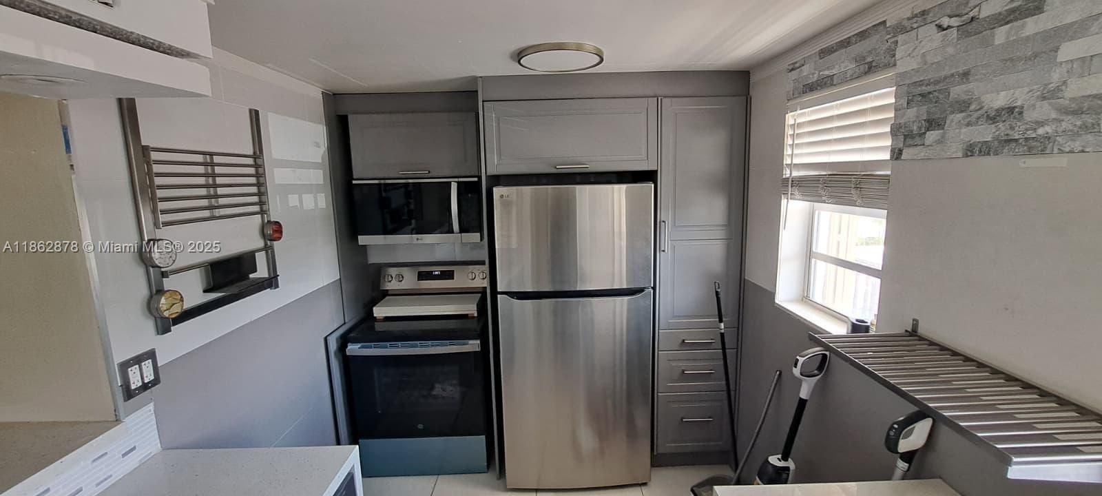 待售: $239,900 (3 贝兹, 2 浴室, 1147 平方英尺)