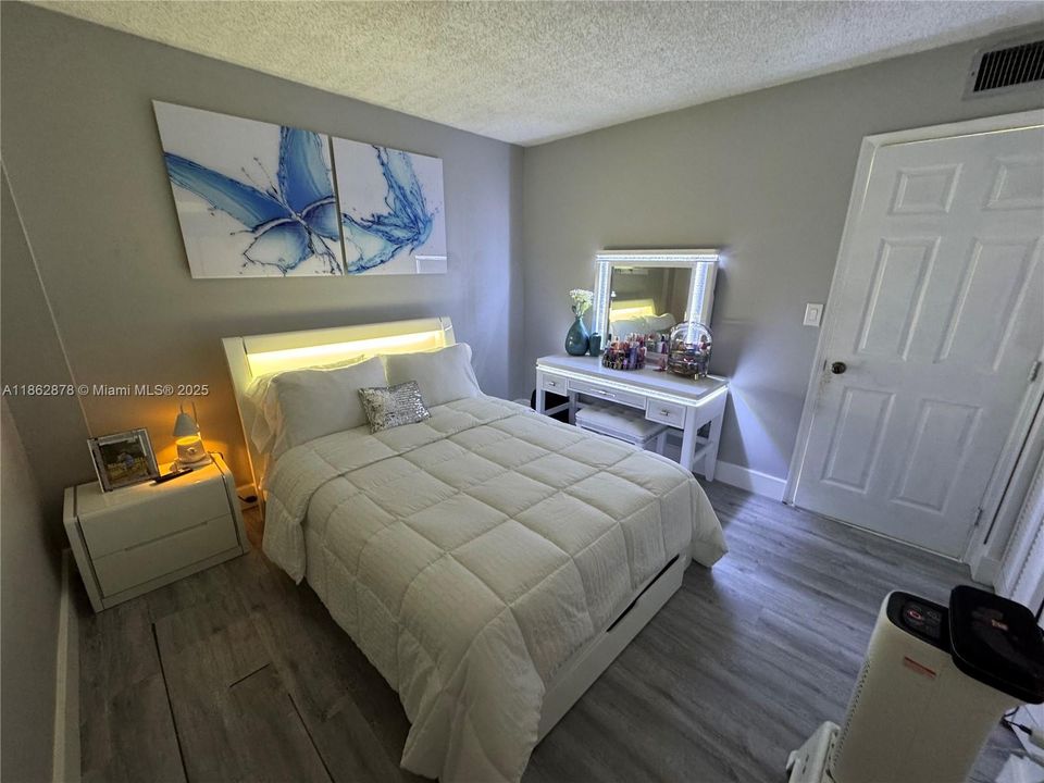 待售: $239,900 (3 贝兹, 2 浴室, 1147 平方英尺)