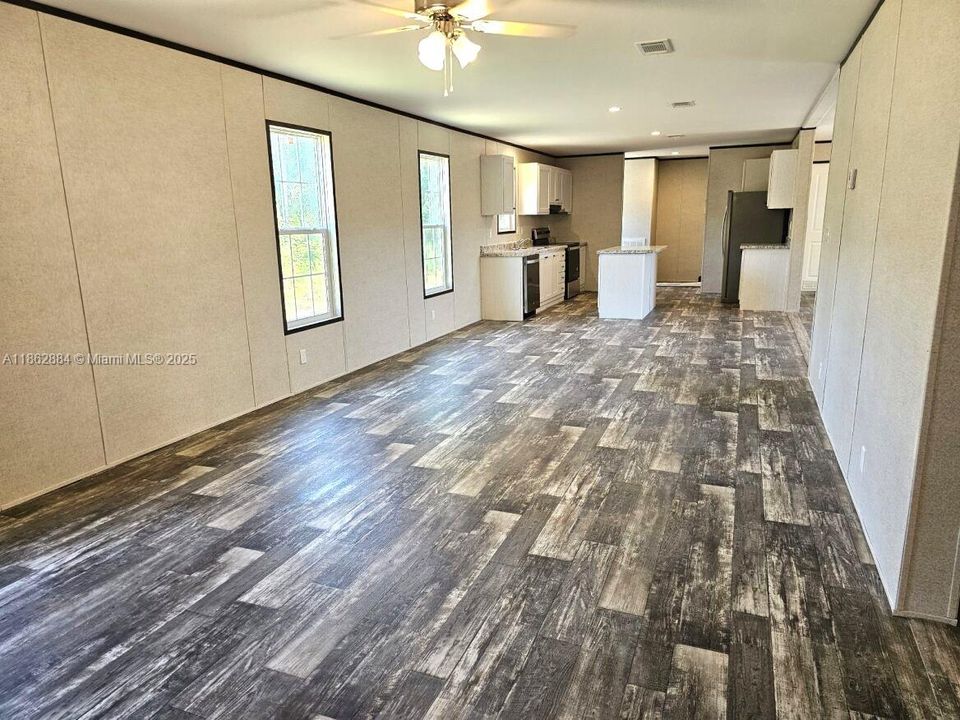 待售: $359,900 (4 贝兹, 2 浴室, 1908 平方英尺)