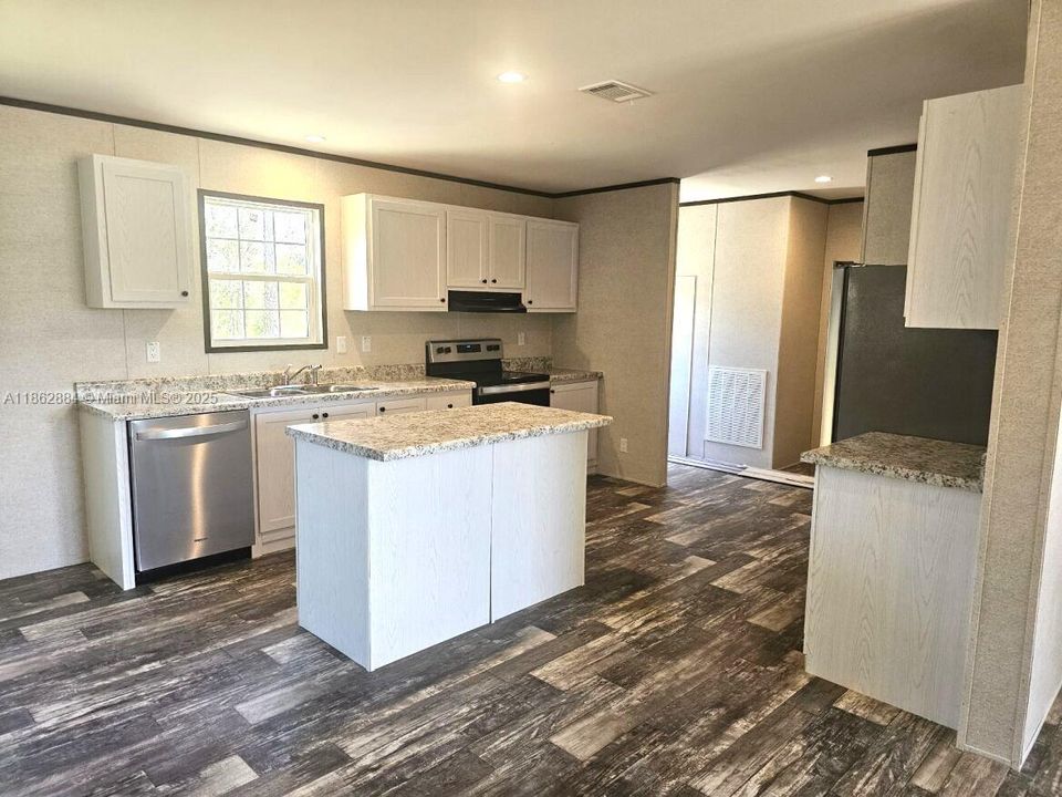 待售: $359,900 (4 贝兹, 2 浴室, 1908 平方英尺)