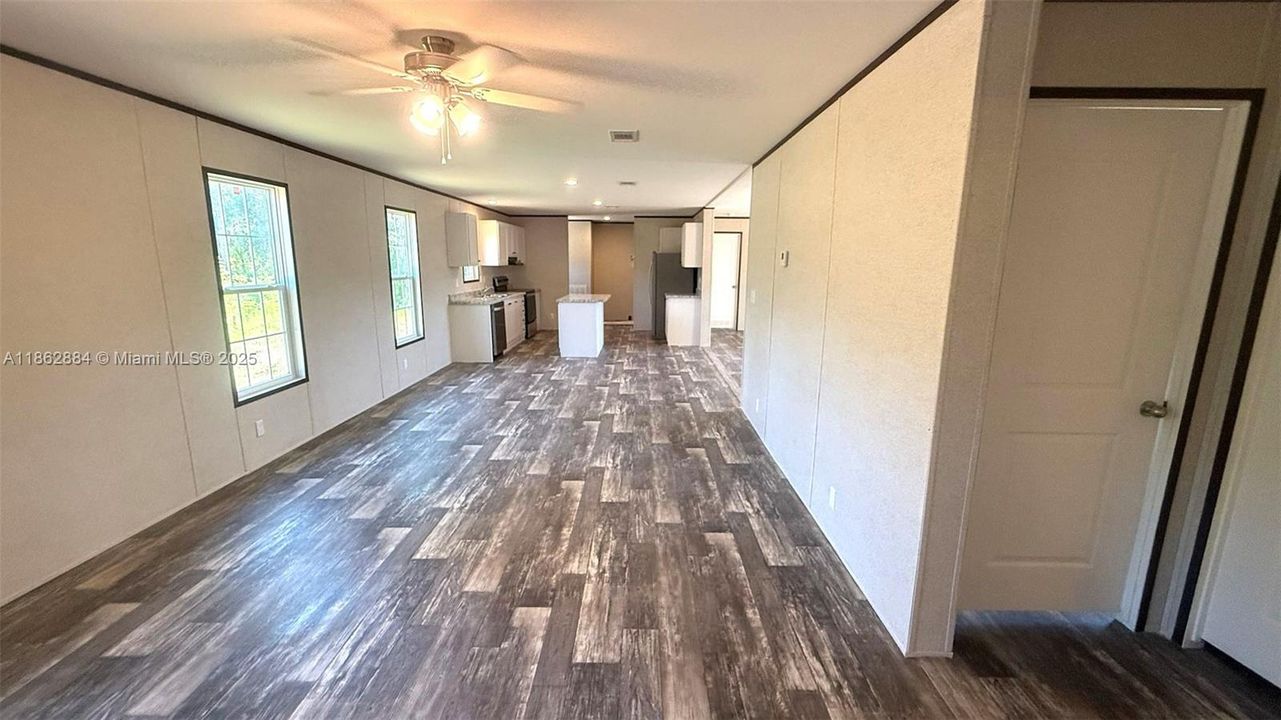 待售: $359,900 (4 贝兹, 2 浴室, 1908 平方英尺)