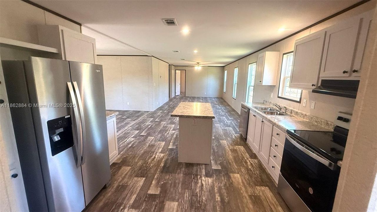 待售: $359,900 (4 贝兹, 2 浴室, 1908 平方英尺)