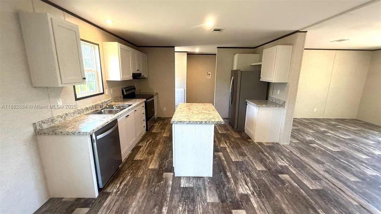 待售: $359,900 (4 贝兹, 2 浴室, 1908 平方英尺)