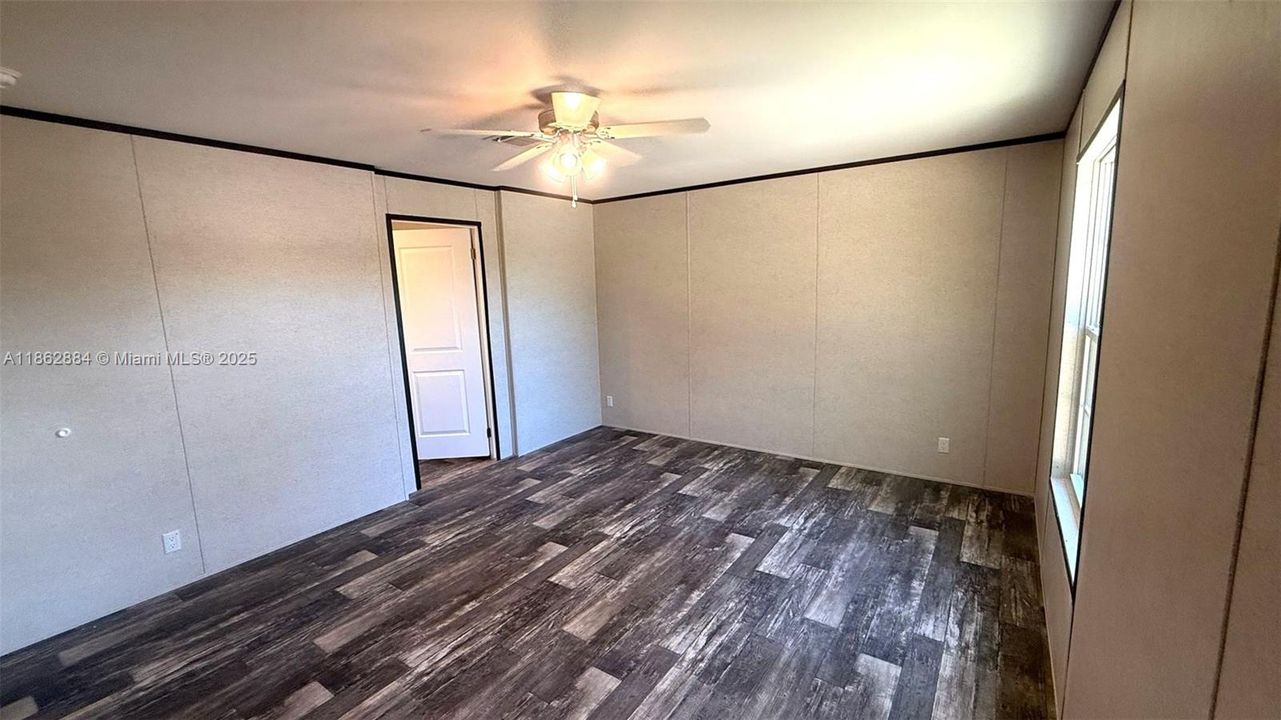 待售: $359,900 (4 贝兹, 2 浴室, 1908 平方英尺)