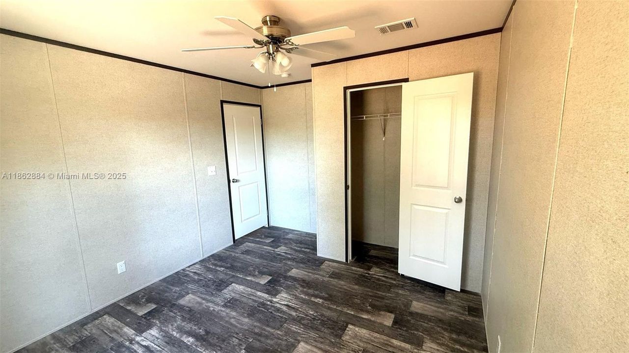 待售: $359,900 (4 贝兹, 2 浴室, 1908 平方英尺)