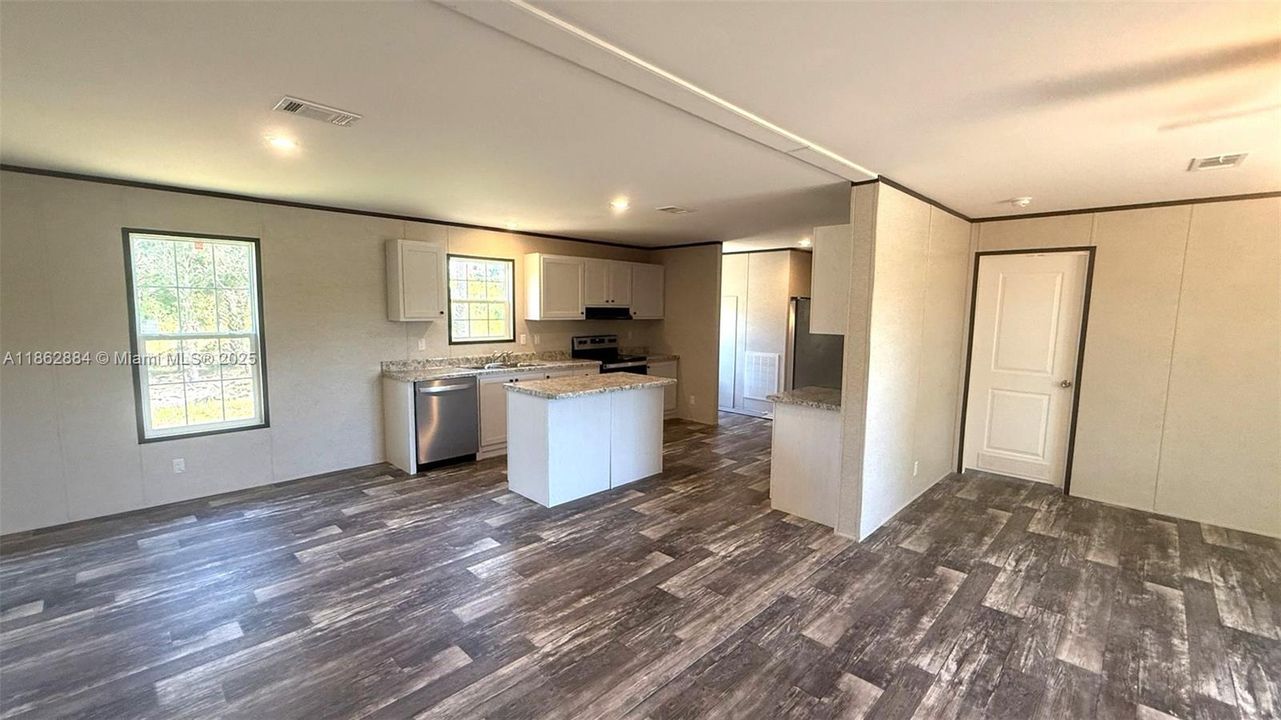 待售: $359,900 (4 贝兹, 2 浴室, 1908 平方英尺)