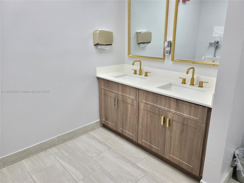 Vendido Recientemente: $4,000,000 (0 camas, 0 baños, 0 Pies cuadrados)