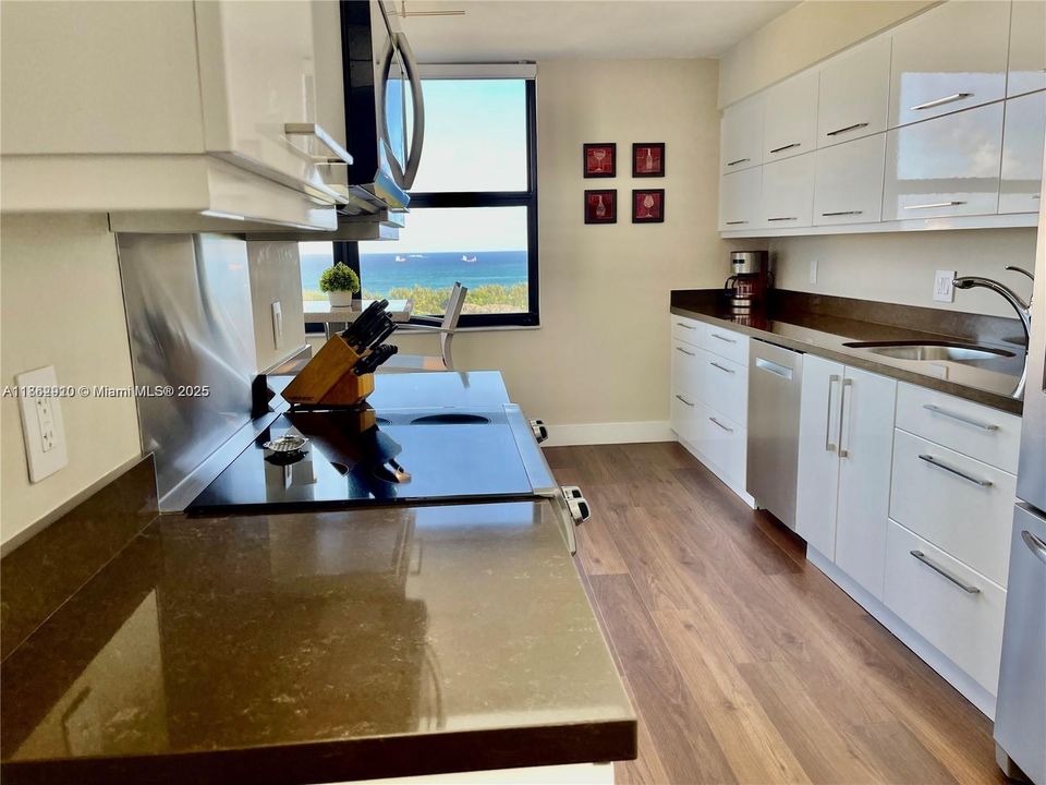 Недавно арендовано: $4,200 (2 спален, 2 ванн, 1500 Квадратных фут)