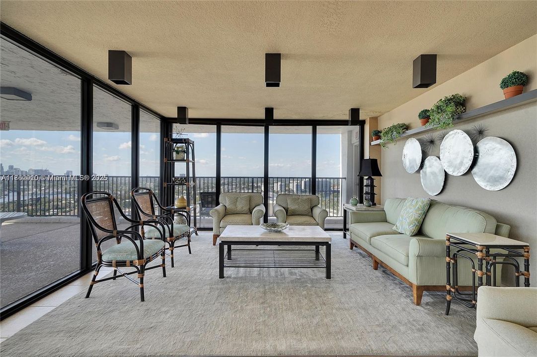 Недавно арендовано: $4,200 (2 спален, 2 ванн, 1500 Квадратных фут)