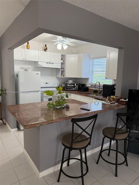 Недавно продано: $75,000 (1 спален, 1 ванн, 700 Квадратных фут)