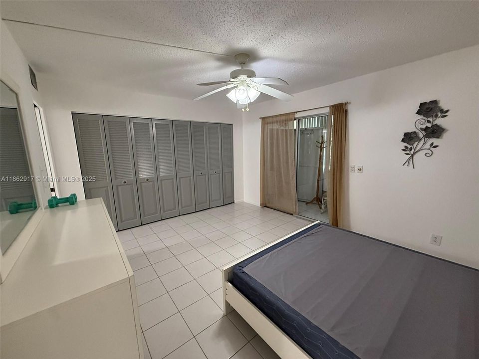 Недавно продано: $75,000 (1 спален, 1 ванн, 700 Квадратных фут)