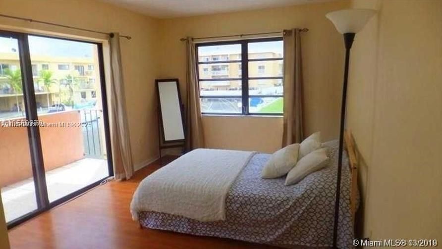 For Sale: $245,000 (2 beds, 2 baths, 822 Square Feet)