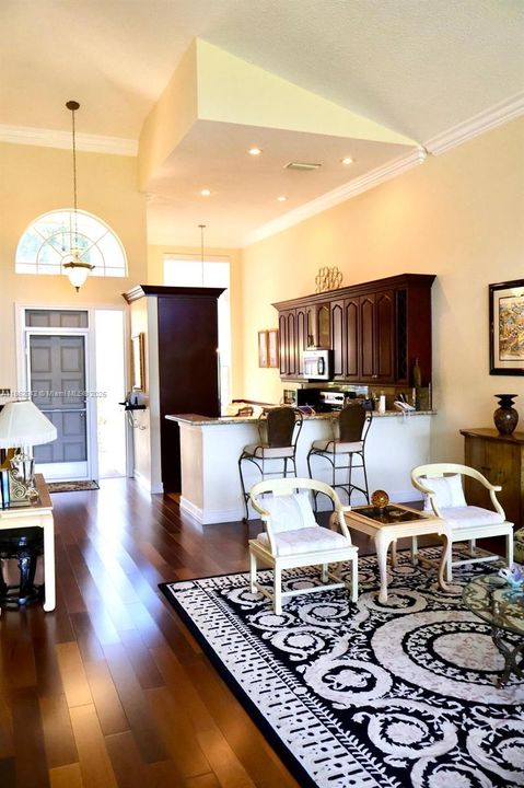 На продажу: $649,000 (2 спален, 2 ванн, 2059 Квадратных фут)