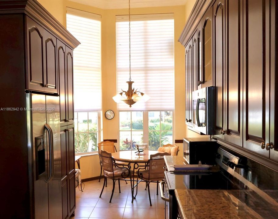 На продажу: $649,000 (2 спален, 2 ванн, 2059 Квадратных фут)