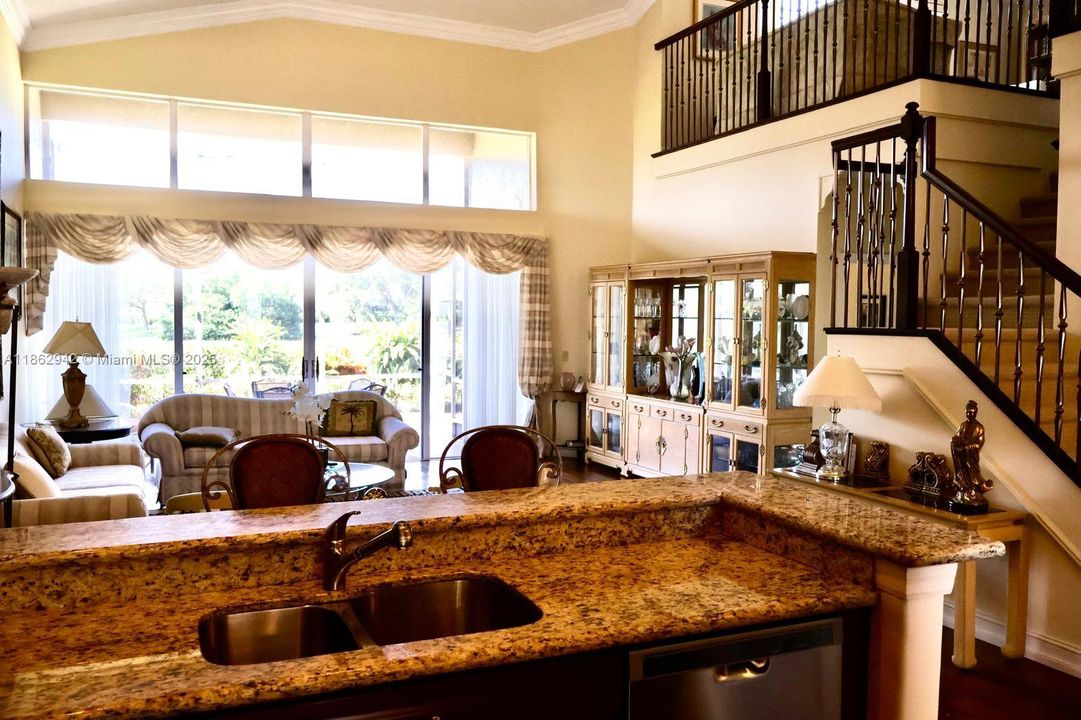 На продажу: $649,000 (2 спален, 2 ванн, 2059 Квадратных фут)