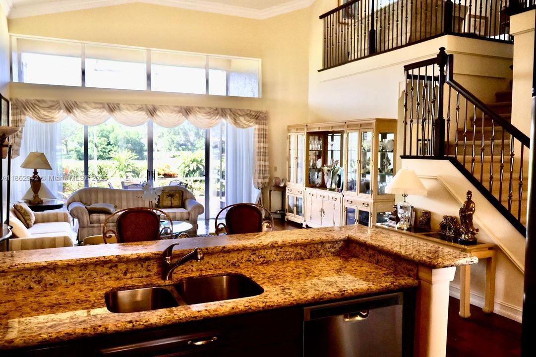 На продажу: $649,000 (2 спален, 2 ванн, 2059 Квадратных фут)