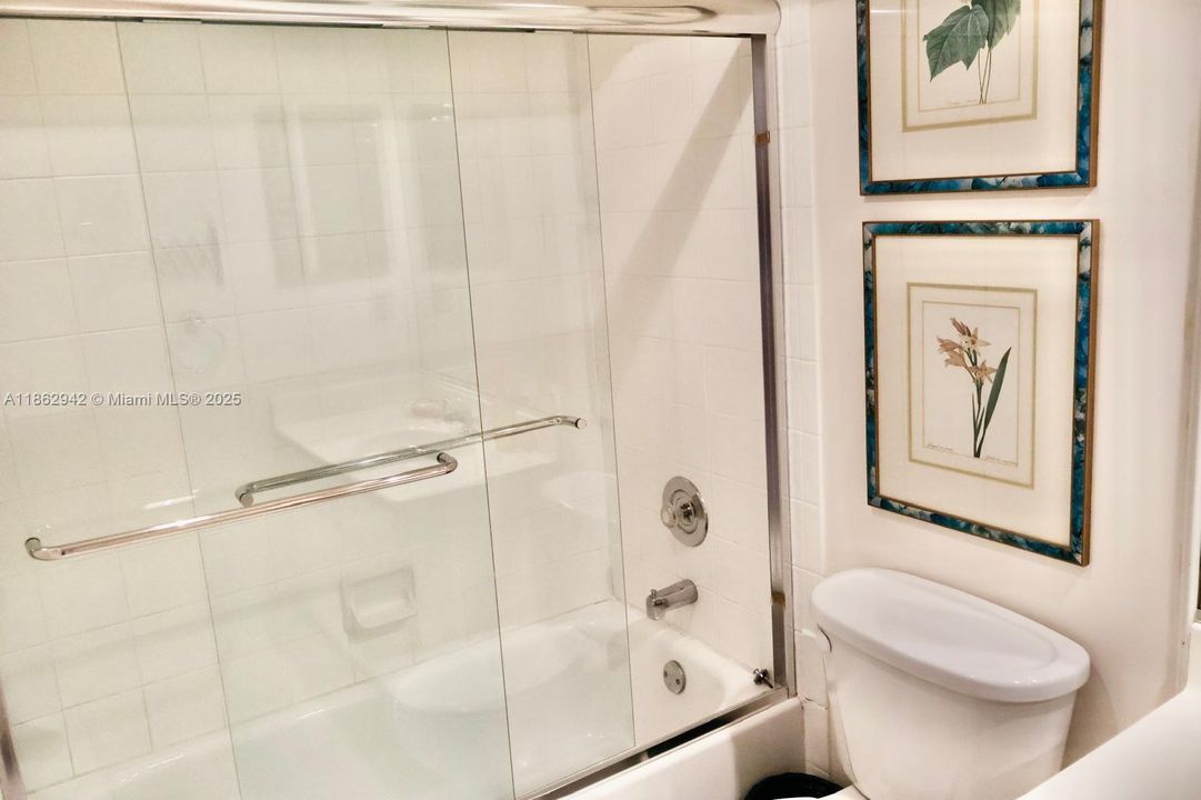 На продажу: $649,000 (2 спален, 2 ванн, 2059 Квадратных фут)