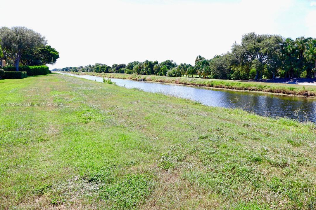 На продажу: $649,000 (2 спален, 2 ванн, 2059 Квадратных фут)