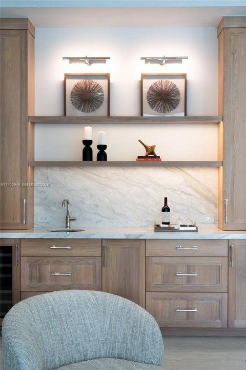 Activo con contrato: $4,995,000 (5 camas, 6 baños, 3759 Pies cuadrados)