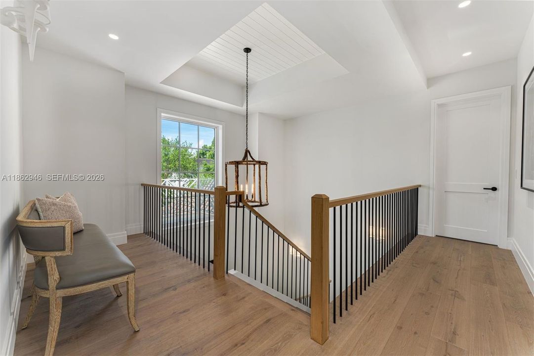 Activo con contrato: $4,995,000 (5 camas, 6 baños, 3759 Pies cuadrados)