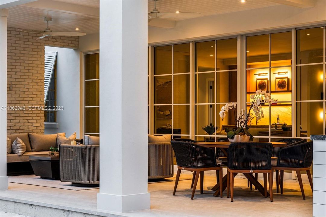 Activo con contrato: $4,995,000 (5 camas, 6 baños, 3759 Pies cuadrados)