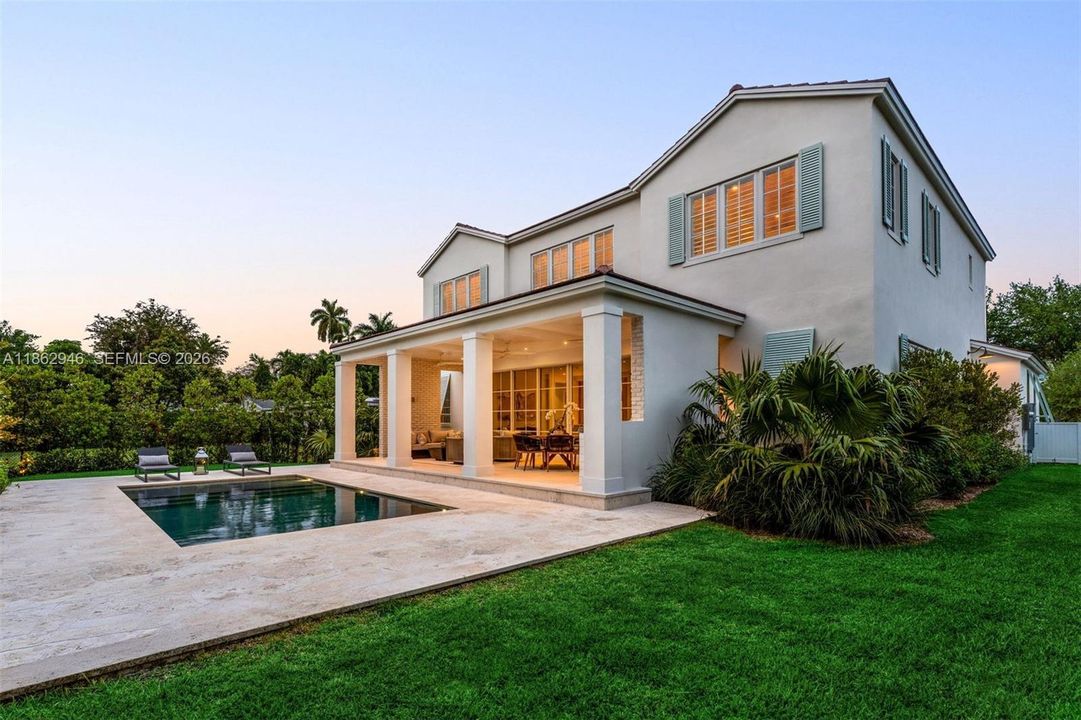 Activo con contrato: $4,995,000 (5 camas, 6 baños, 3759 Pies cuadrados)