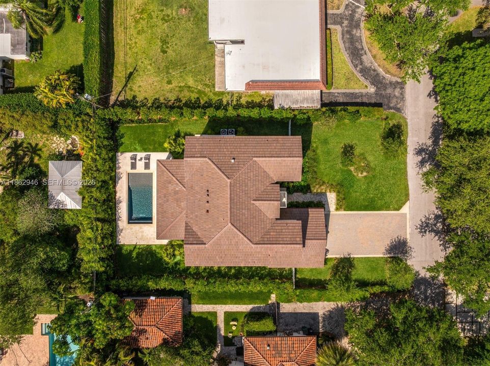 Activo con contrato: $4,995,000 (5 camas, 6 baños, 3759 Pies cuadrados)