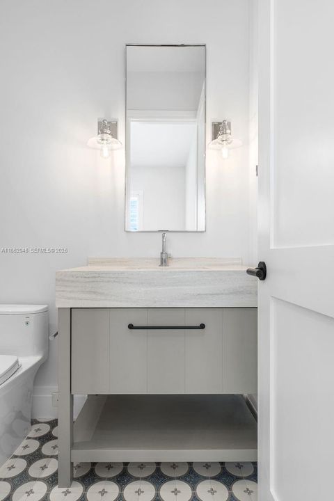 Activo con contrato: $4,995,000 (5 camas, 6 baños, 3759 Pies cuadrados)