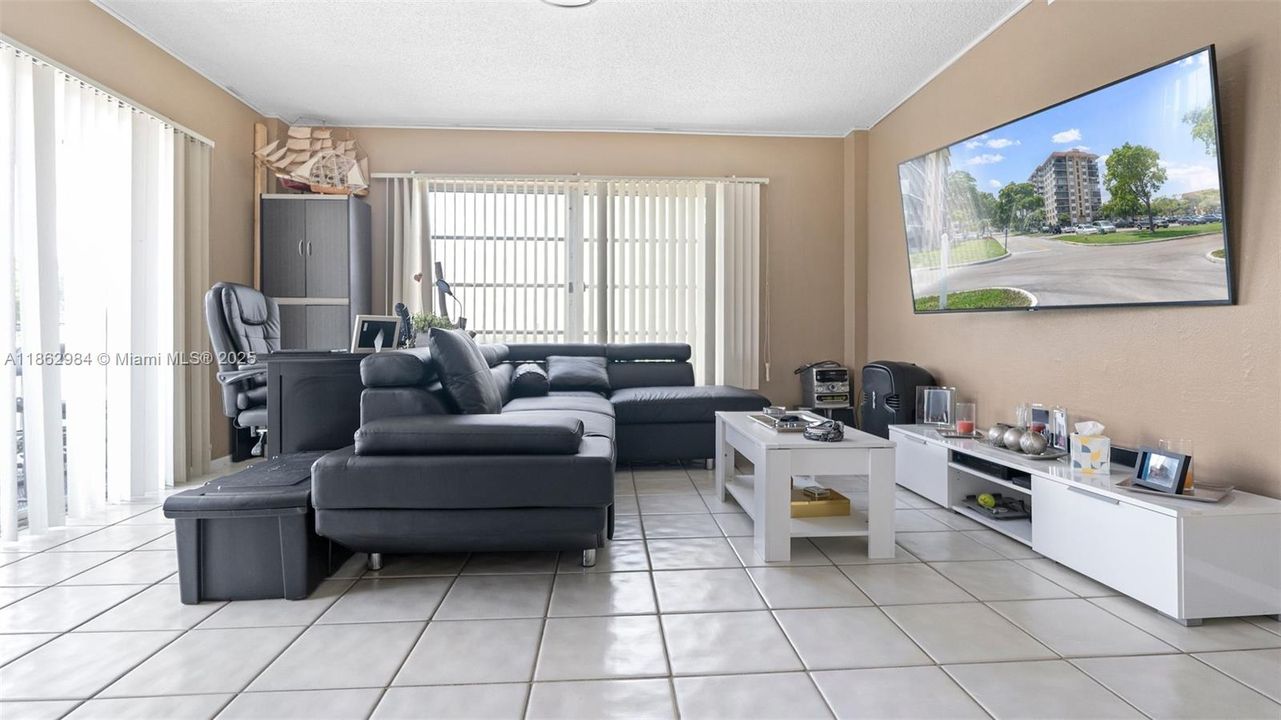 Active With Contract: $115,000 (2 beds, 2 baths, 1120 Square Feet)