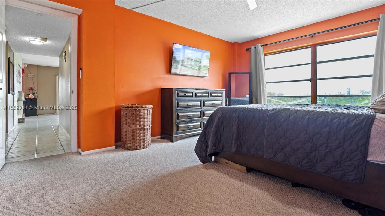 Active With Contract: $115,000 (2 beds, 2 baths, 1120 Square Feet)