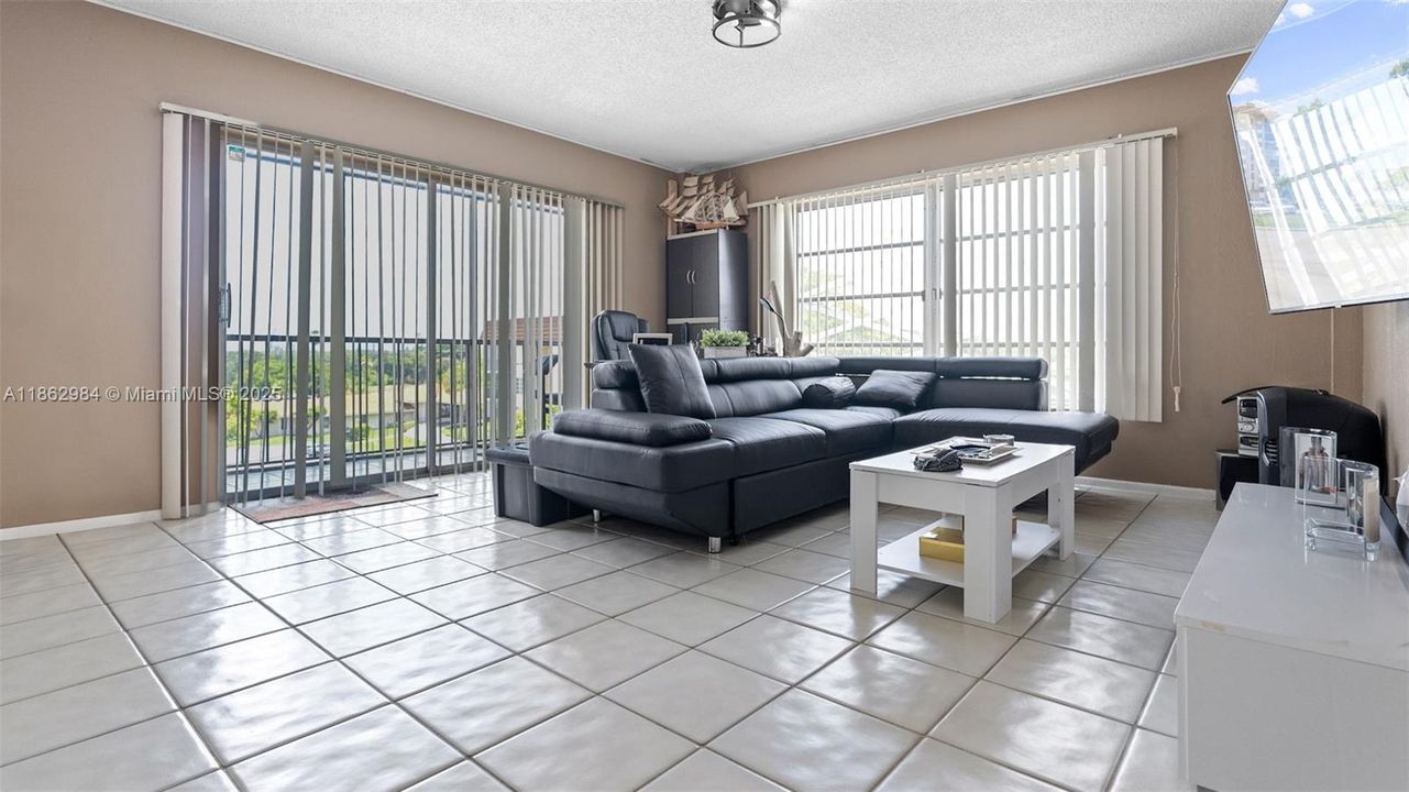 Active With Contract: $115,000 (2 beds, 2 baths, 1120 Square Feet)