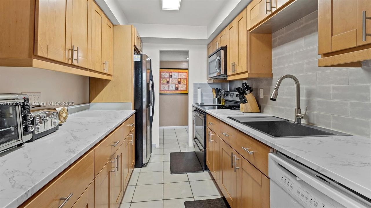 Active With Contract: $115,000 (2 beds, 2 baths, 1120 Square Feet)