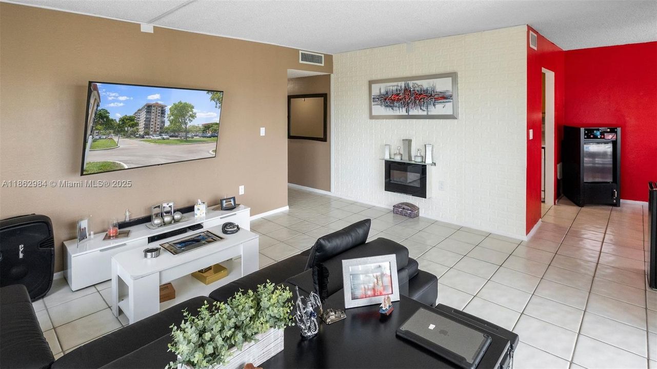 Active With Contract: $115,000 (2 beds, 2 baths, 1120 Square Feet)