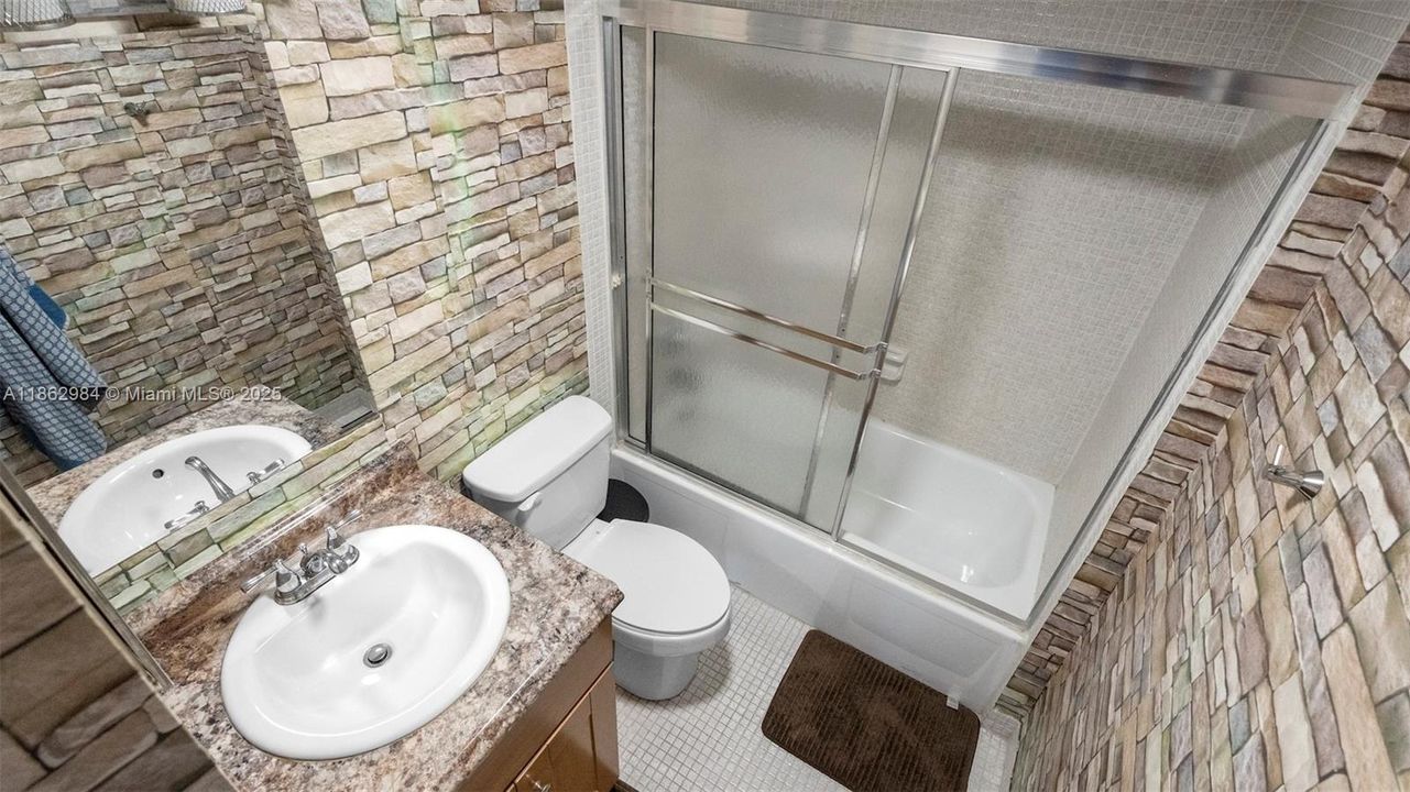 Active With Contract: $115,000 (2 beds, 2 baths, 1120 Square Feet)