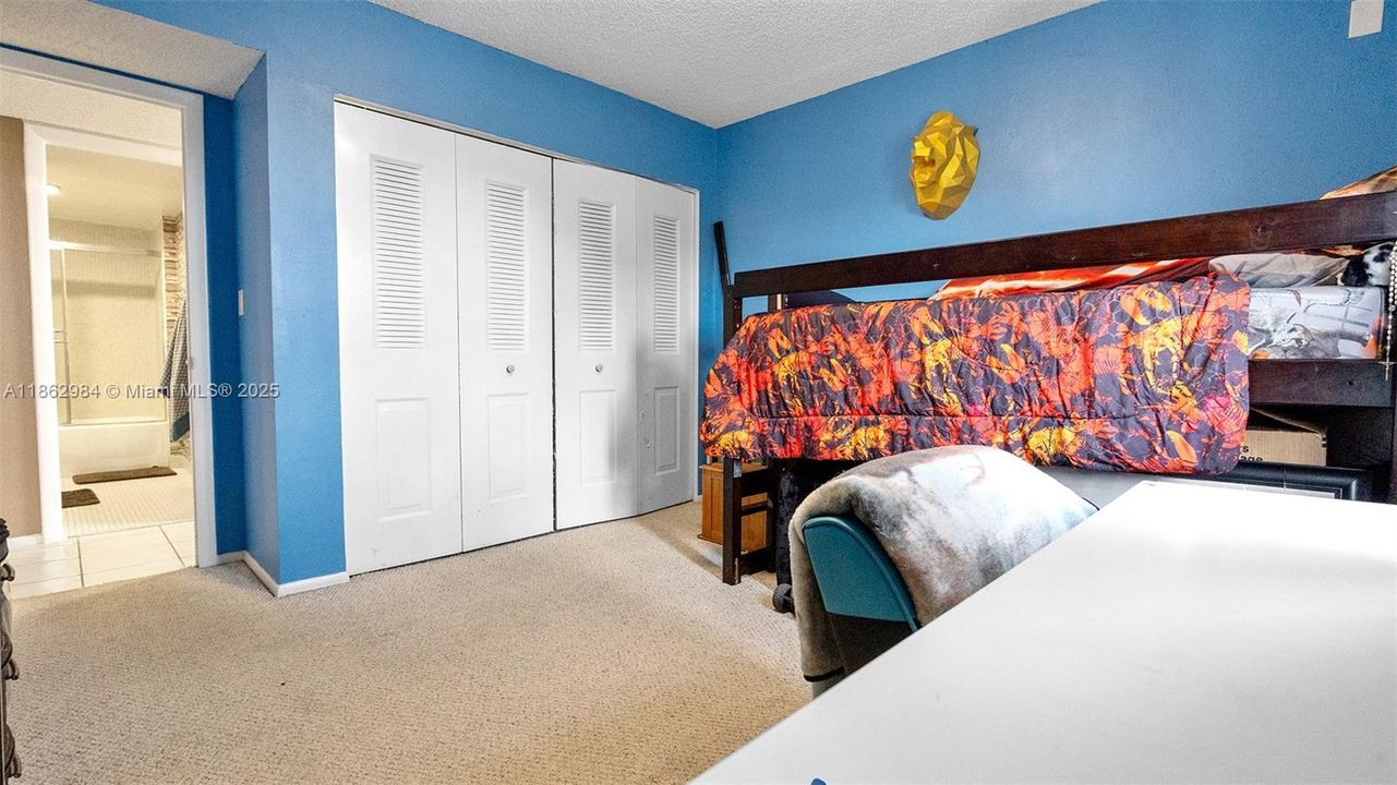 Active With Contract: $115,000 (2 beds, 2 baths, 1120 Square Feet)