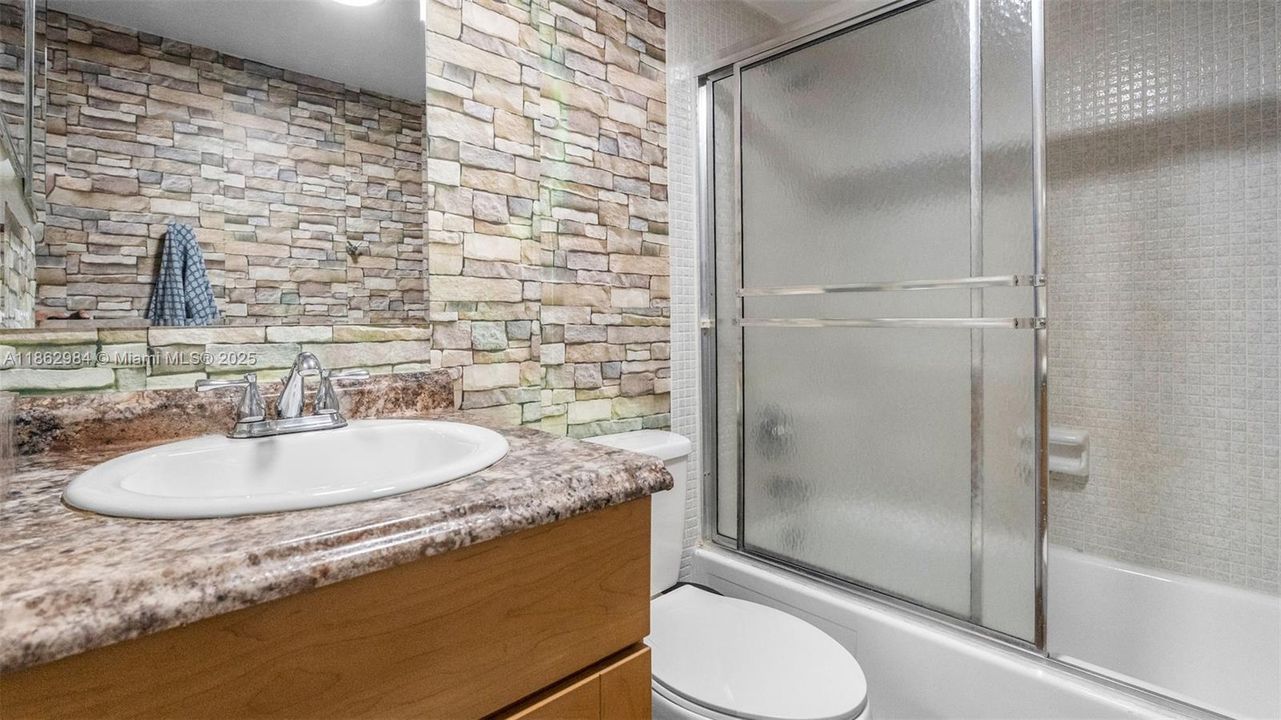 Active With Contract: $115,000 (2 beds, 2 baths, 1120 Square Feet)