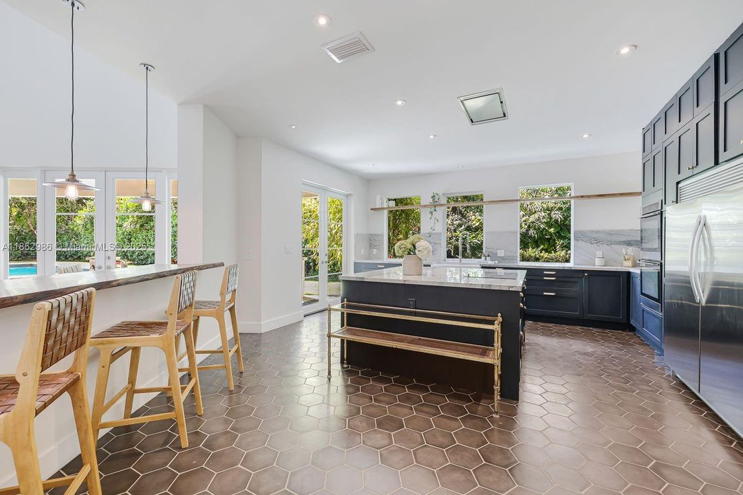 For Sale: $4,199,000 (5 beds, 4 baths, 4870 Square Feet)