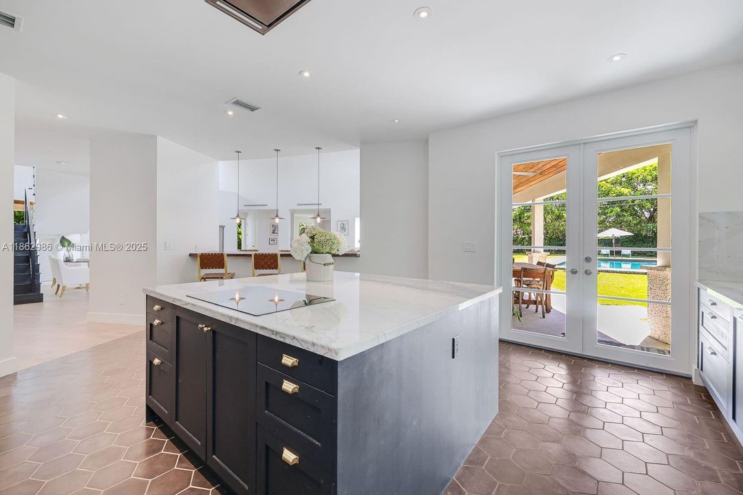 For Sale: $4,199,000 (5 beds, 4 baths, 4870 Square Feet)