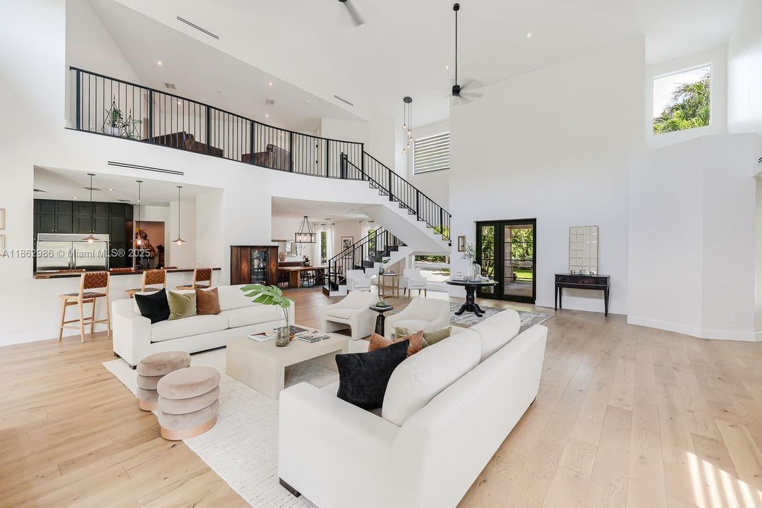 For Sale: $4,199,000 (5 beds, 4 baths, 4870 Square Feet)