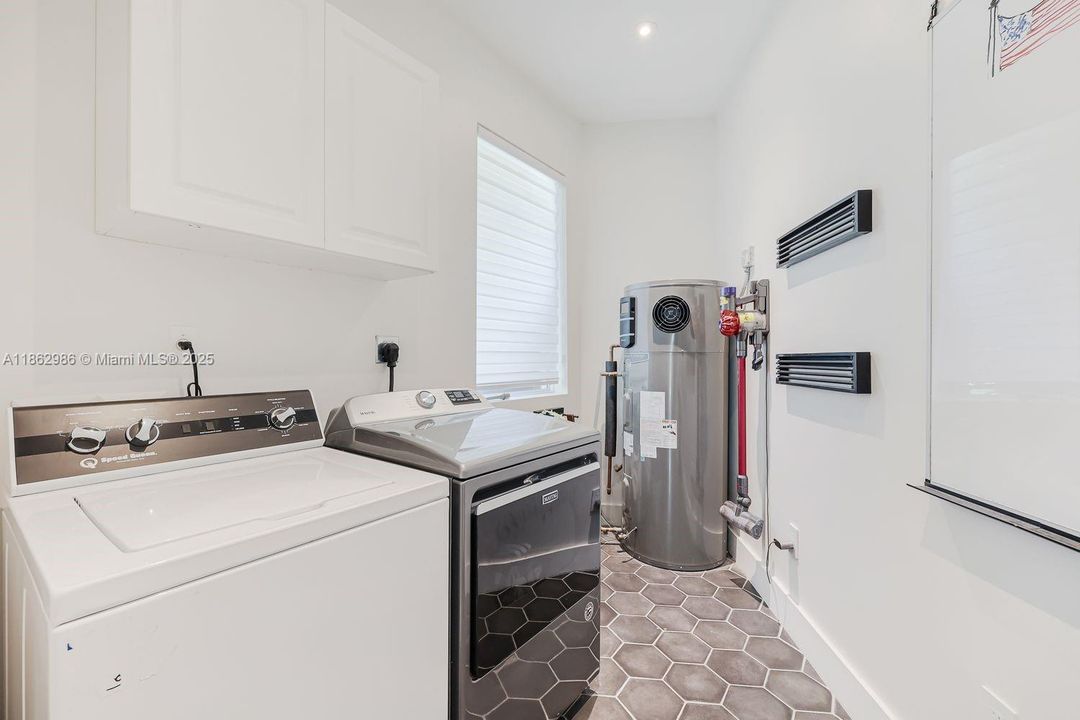 For Sale: $4,199,000 (5 beds, 4 baths, 4870 Square Feet)