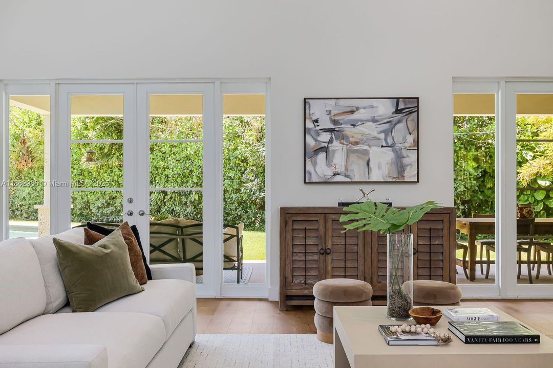 For Sale: $4,199,000 (5 beds, 4 baths, 4870 Square Feet)