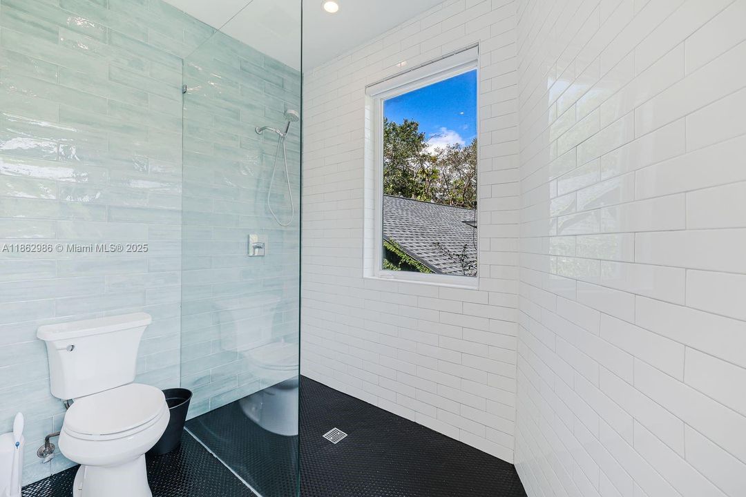 For Sale: $4,199,000 (5 beds, 4 baths, 4870 Square Feet)