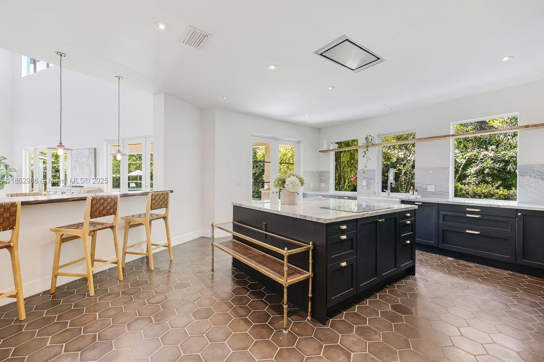 For Sale: $4,199,000 (5 beds, 4 baths, 4870 Square Feet)